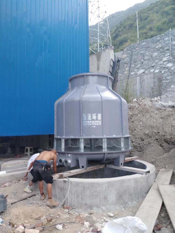 四川石棉150T高温冷却塔安装现场